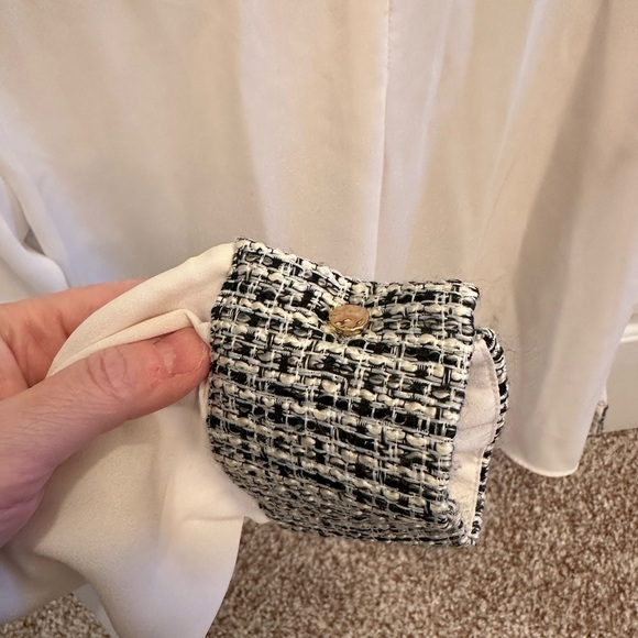 Zara sheer white blouse with black printed collar, sleeves. Gold buttons Size L. - Picture 4 of 6